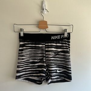 Nike Pro 3” shorts